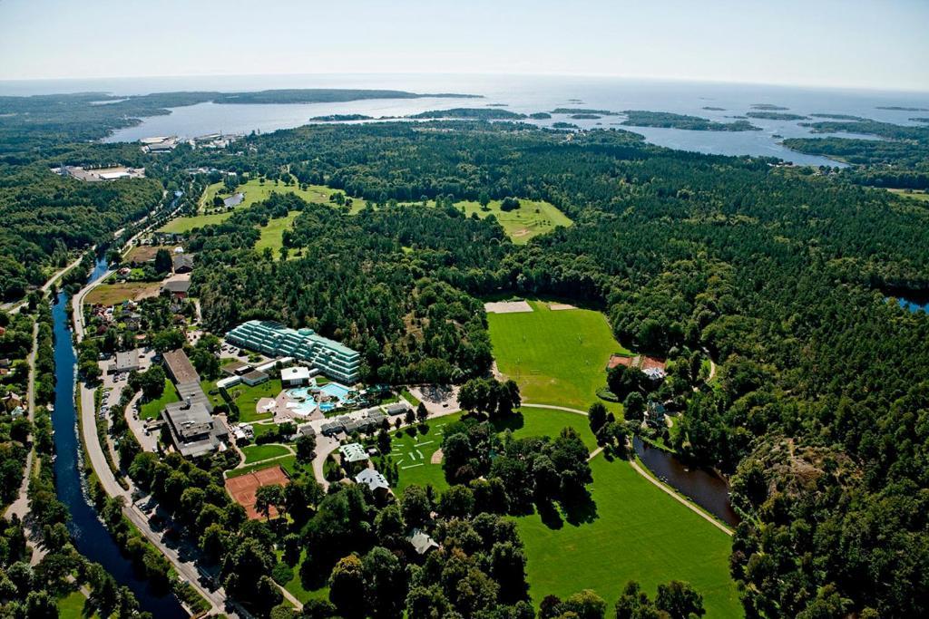 Ronneby Brunnspark Vandrarhem Och B&B Экстерьер фото