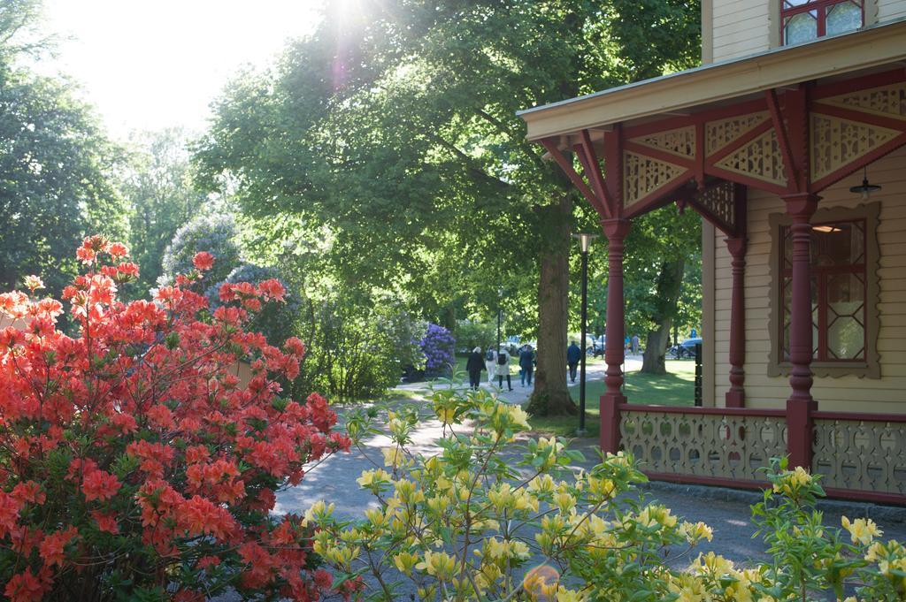 Ronneby Brunnspark Vandrarhem Och B&B Экстерьер фото